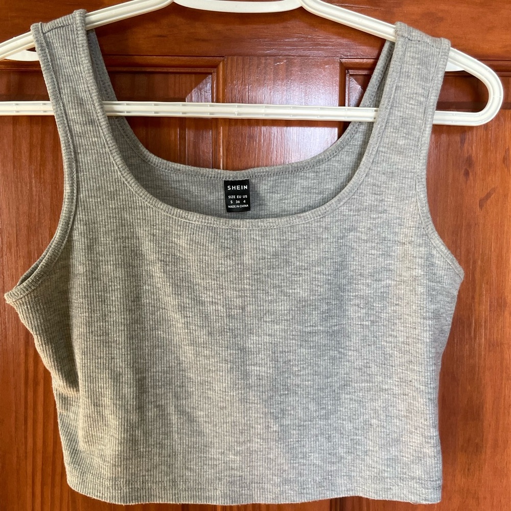SHEIN Cropped Tank